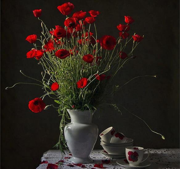 Kwiaty w wazonach - HD-wallpaper-still-life-vase-red-flowers.jpg